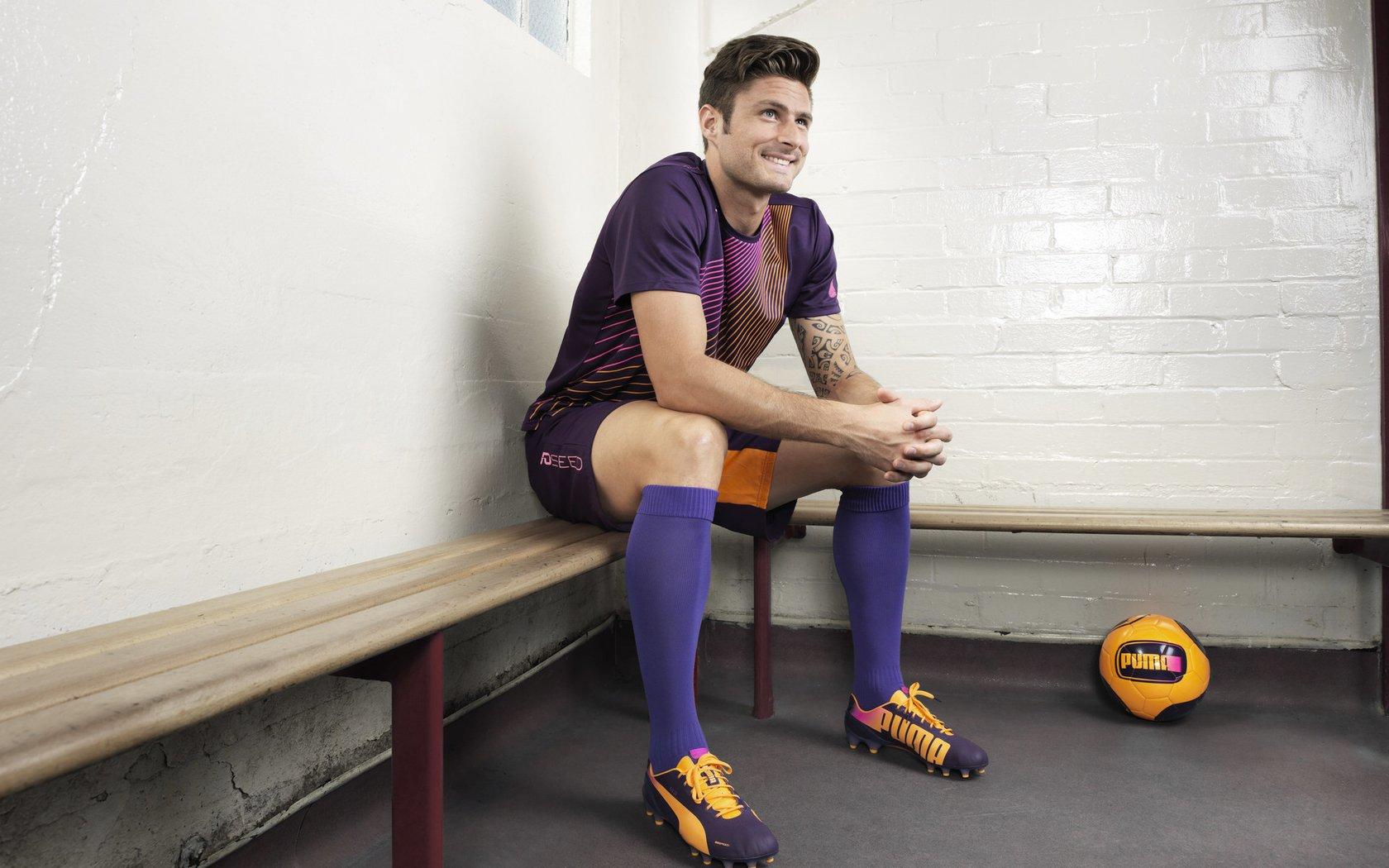 狼堡官宣法国新星库姆贝迪租借加盟 后防添翼冲击欧战资格